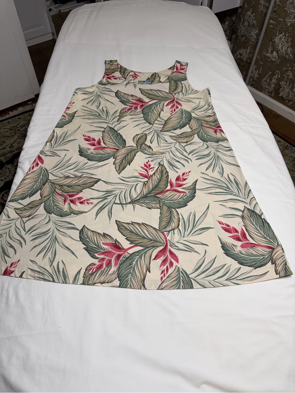 VACATION NIGHTS !Sleeveless Floral A-Line Dress in Cream and Coral 100% Cotton - Picture 13 of 16